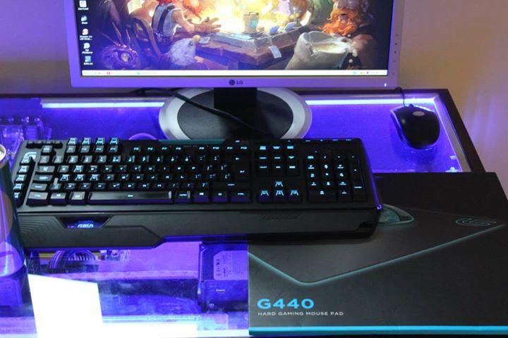 Radioactive LAN 5 - S7 Desk 2014 - By S7 design