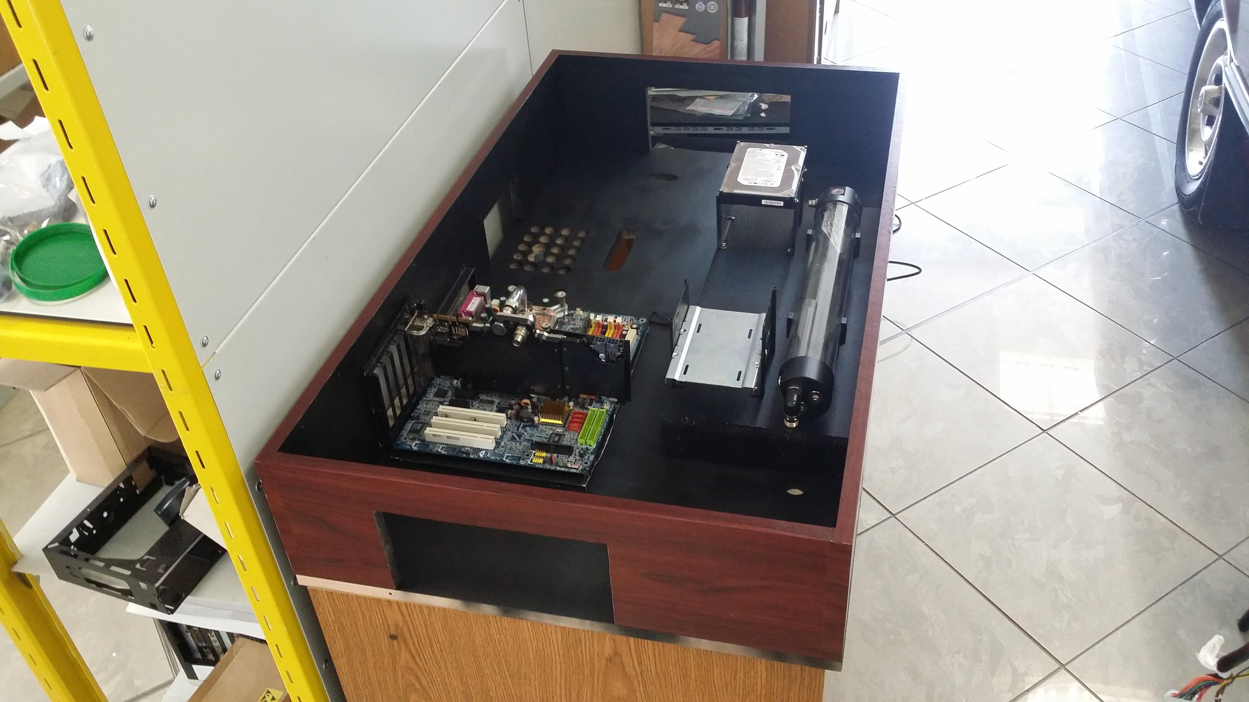 S7 Desk 2014 - By S7 design